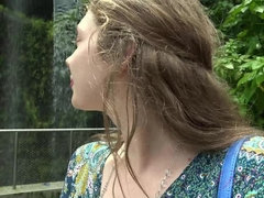 69 negenenzestig, Enthousiasteling, Bruinharig, Jurk, Roken, Spuiten, Tieten likken, Nat