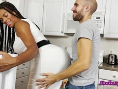 Chambre à dormir, Gros cul, Gros seins, Sucer une bite, En levrette, Noir ébène, Interracial, Mère que j'aimerais baiser