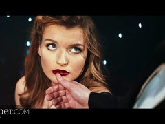 Grosser arsch, Blasen, Hundestellung, Handjob, Penis, Rasiert, Strümpfe, Jungendliche (18+)