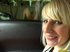 Grosser schwanz, Grosse titten, Blasen, Vollbusig, Süss, Hundestellung, Milf, Pov