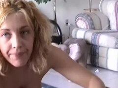 Grosser schwanz, Grosse titten, Blondine, Blasen, Hundestellung, Freundin, Interrassisch, Milf