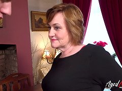 デカパイ, イギリス人, エロ熟女, ハードコア, なめる, 熟年, オマンコ, 叫ぶ