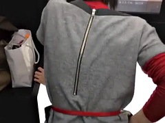 Leie, Asiatisch, Grosse titten, Blasen, Brille, Öffentlich, Titten, Toilette