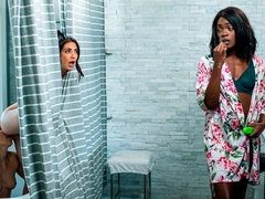 デカパイ, 人形, 指いじり, キス, レズビアン, オナニー, 淫乱熟女, 自然山雀