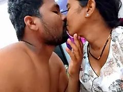 18, カップル, はじめて, インド人, キス, 母, 乳首, 叔父