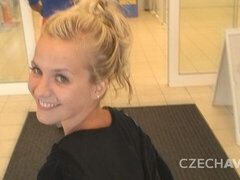 Leie, Blondine, Handjob, Küssen, Milf, Natürlichen titten, Penis, Rasiert