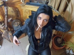 Sucer une bite, Talons, Fait maison, Fille latino, Cuir, Mère que j'aimerais baiser, Spandex, Belle mère