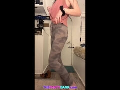 Enthousiasteling, Huisgemaakt, Masturbatie, Orgasme, Slipje, Rijden, Tiener, Tieten likken