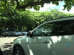 Amateur, Voiture, Doigter, Jeans, Orgasme, De plein air, Public, Fumer