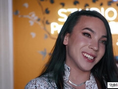 アナル, アジア人, お尻, イマラチオ, 手コキする, 異人種間, シーメール, オッパイの