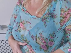 Mature BBW Mom Shows How to Get Cock with Her Big Natural Tits