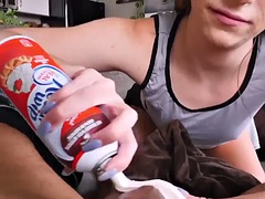 Blonde, Sucer une bite, Brutal, Partouze, Branlette thaïlandaise, Petite femme, Adolescente, Nénés