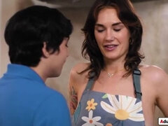 Grote mammen, Pijpbeurt, Diep in de keel, Moeder die ik wil neuken, Moeder, Naakt, Stiefmoeder, Zuigen