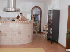お尻, デカパイ, フェラチオ, 中出し, イマラチオ, バック, 手コキする, オマンコ