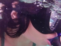 Amateur, Playa, Bikini, Mamada, Corrida, Masturbacion con pies, Novia, Perforación