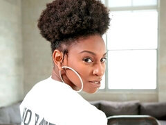 Grosser arsch, Blasen, Hundestellung, Schwarz, Küche, Natürlichen titten, Pov, Jungendliche (18+)