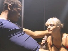 Leie, Schwarz, Spermaladung, Kehlenfick, Aufs gesicht abspritzen, Handjob, Milf, Tittenfick