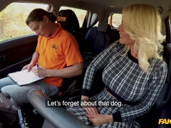 Grosse titten, Blondine, Blasen, Auto, Kehlenfick, Milf, Titten