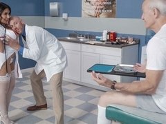 Anaal, Grote kont, Grote mammen, Pijpbeurt, Man die toekijkt, Lul, Vingeren, Masturbatie