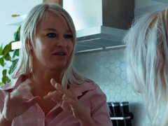 Blonde, Hd, Lesbienne, Mère que j'aimerais baiser, Maman, Rasée, Fils, Nénés