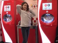 Pénétrer avec le poing, Public, Solo, Sous la jupe