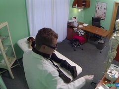 Leie, Bad, Blasen, Braunhaarige, Fetisch, Handjob, Lecken, Uniform