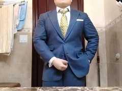 Str8 daddy jerking off in suit 4
