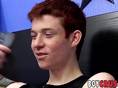 Bored dude Dennis Pierce spanks his ramrod all alone