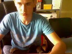 Young And Smooth Blond Masturbating In Front Of His Pc