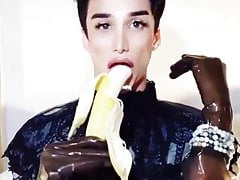 Banana or cock?