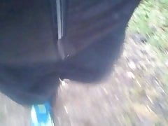 Pissen im wald