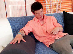 muscled wank Parr bashes Off