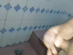 Desi boy doing handling by big penis in bathroom