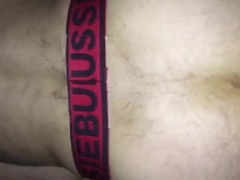 Un ours mature baise une plus [censored] without capote