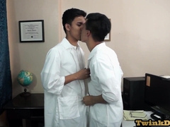 Twunk Japanese therapist barebacked after suck off and assplay