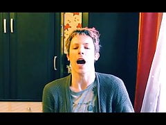 TWINK IS ALWAYS HUNGRY FOR RAW COCK