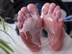 Lick my feet pig