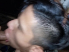 MI VECINO QUERIA QUE LO FOLLARA Y ME LA MAMO COMPLETA