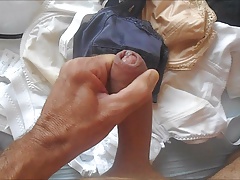 handjob & cumshot on my bras ( + slow motion )
