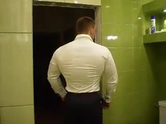 Russian Bodybuilder Strip and Cum 233