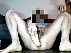 Orgasmus mit der Gummifaust