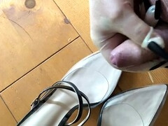 Solo crossdresser gives two cumshots while flaunting fabulous high stilettos