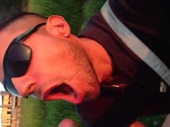 Executivo e bezerro no parque 4