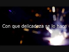 Con que delicadeza se lo hace