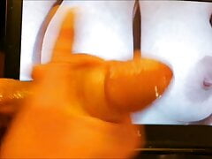 Sperma fuer die fetten titten von Blankblond