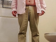 Fag Bill Pfaff pissing in his pants