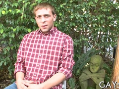 He Cant Even Fit Half This