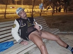 Masturbating and ejaculating in a park in Madrid!