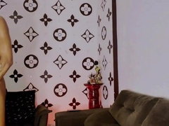 Strain hammer me, I shoved my homie