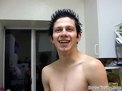 Amateurs Ian Madrox and Dustin Kilimin masturbates off together